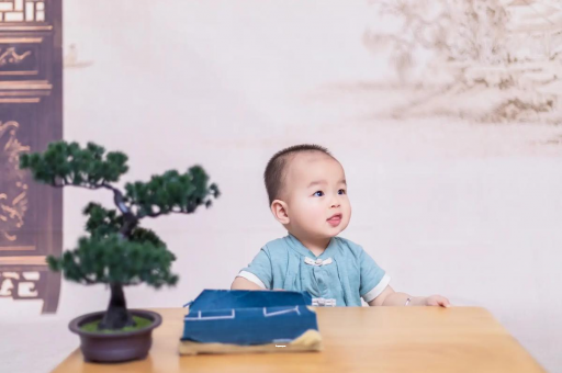 新疆三个月宝宝抬头不稳 新疆三个月宝宝抬头不稳